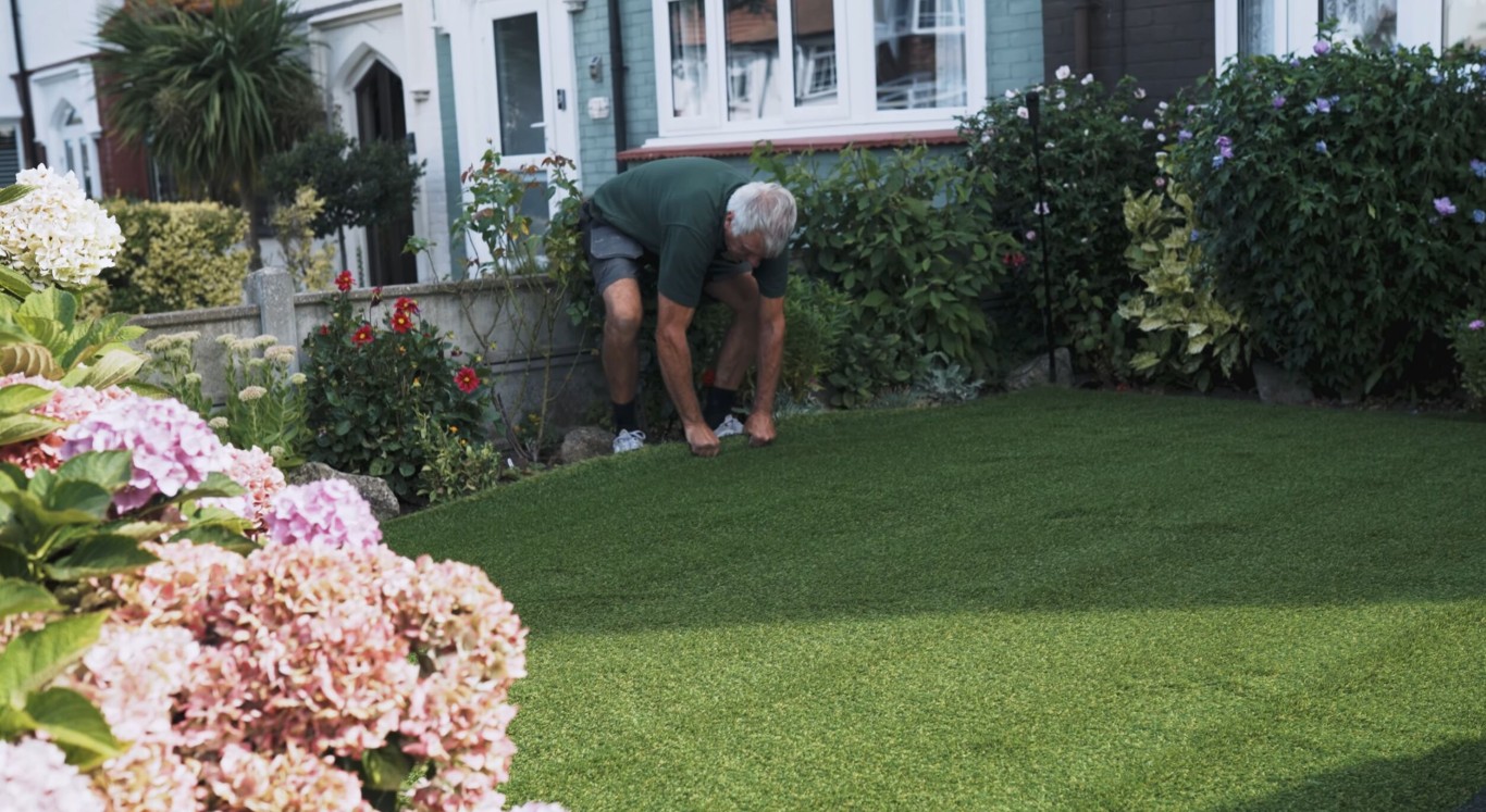 Mud-free artificial grass lawn in Burlington, NC